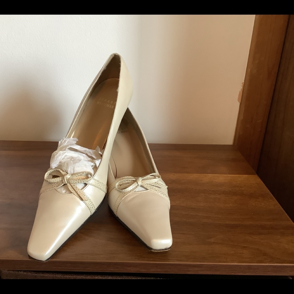 Stuart Weitzman Pump - image 1